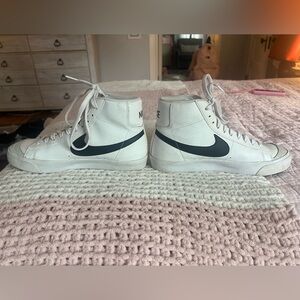 Nike Women's White and Gray High-Top Sneakers